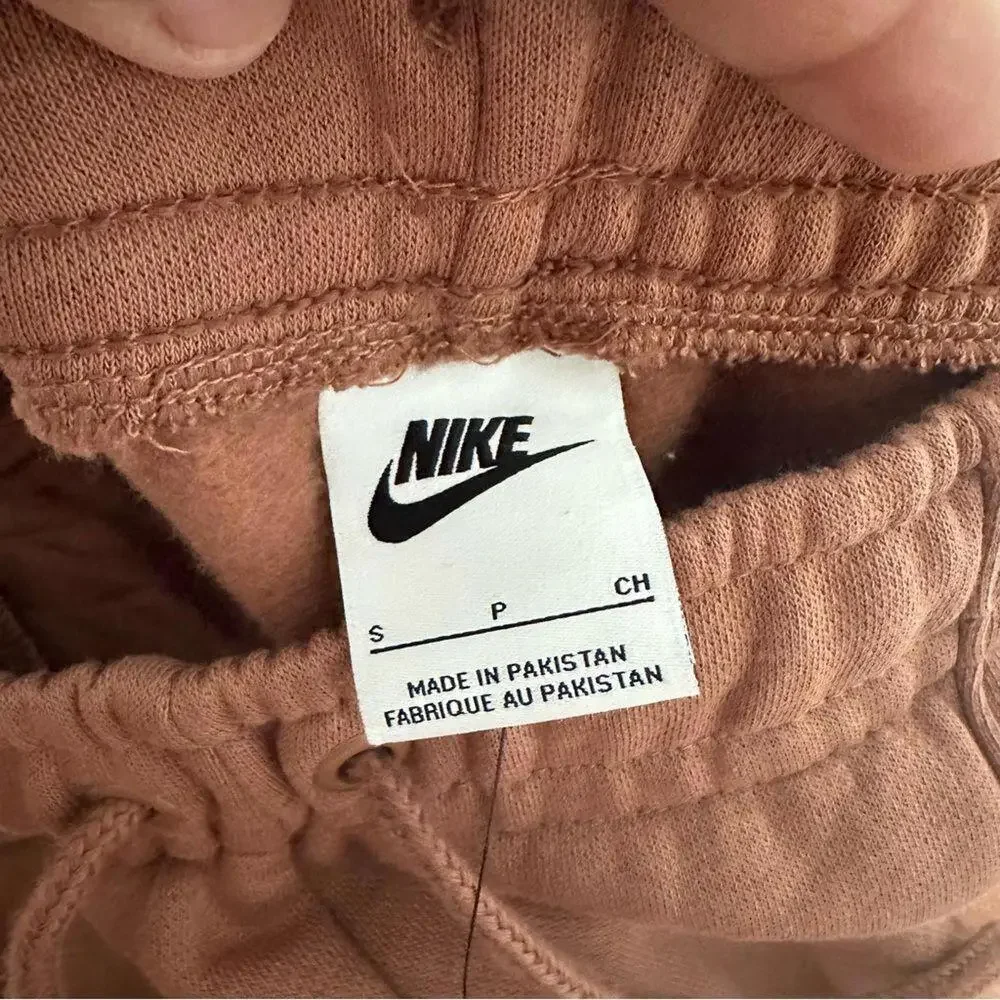 Nike Loose Fit High Rise Shorts - Picture 3 of 4